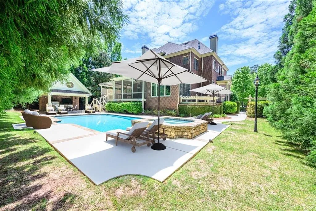 25 Brookside Walk, Atlanta, Georgia 30342, 6 Bedrooms Bedrooms, ,6 BathroomsBathrooms,Residential,Sold,25 Brookside Walk,6881513
