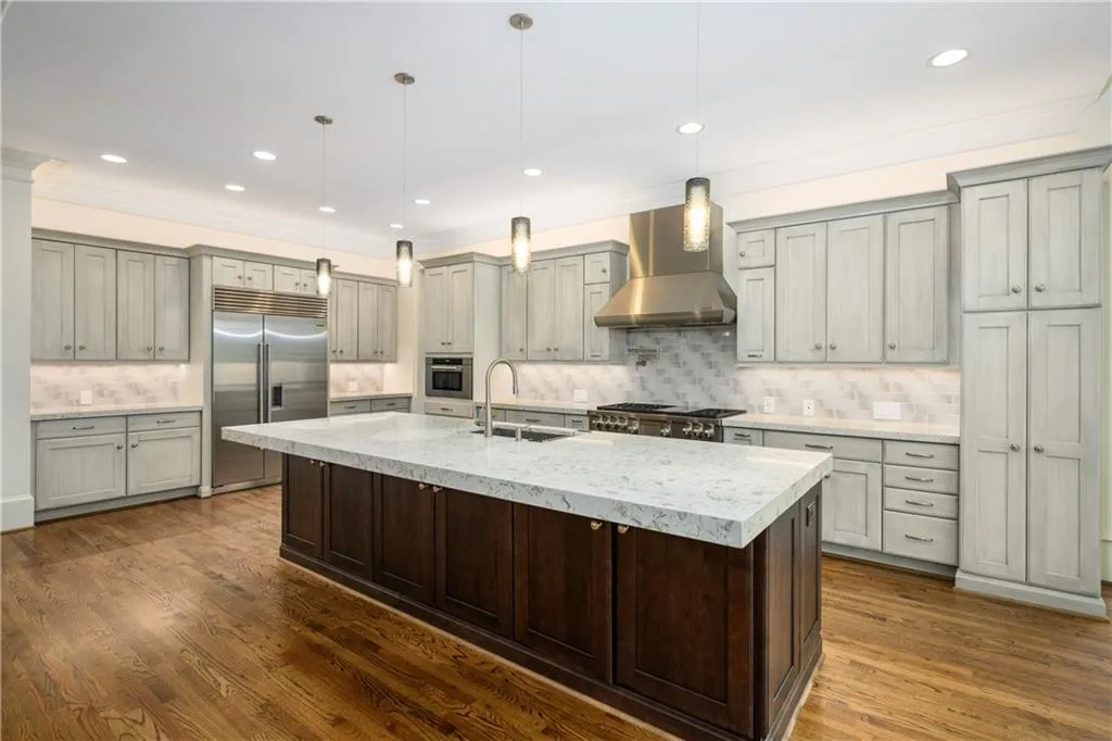 25 Brookside Walk, Atlanta, Georgia 30342, 6 Bedrooms Bedrooms, ,6 BathroomsBathrooms,Residential,Sold,25 Brookside Walk,6881513