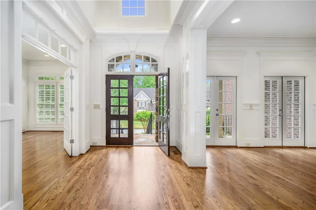 25 Brookside Walk, Atlanta, Georgia 30342, 6 Bedrooms Bedrooms, ,6 BathroomsBathrooms,Residential,Sold,25 Brookside Walk,6881513