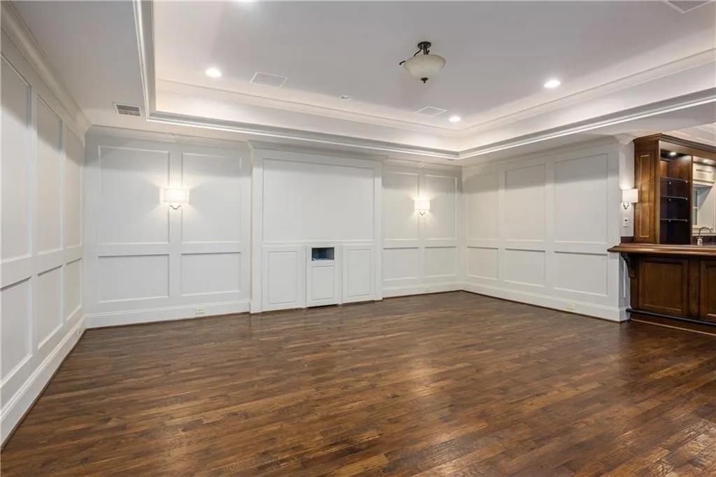 25 Brookside Walk, Atlanta, Georgia 30342, 6 Bedrooms Bedrooms, ,6 BathroomsBathrooms,Residential,Sold,25 Brookside Walk,6881513
