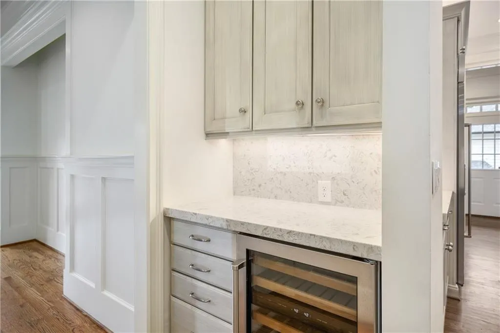 25 Brookside Walk, Atlanta, Georgia 30342, 6 Bedrooms Bedrooms, ,6 BathroomsBathrooms,Residential,Sold,25 Brookside Walk,6881513
