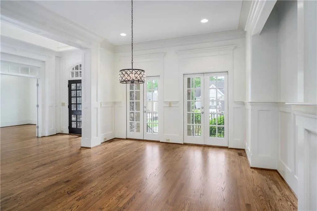 25 Brookside Walk, Atlanta, Georgia 30342, 6 Bedrooms Bedrooms, ,6 BathroomsBathrooms,Residential,Sold,25 Brookside Walk,6881513