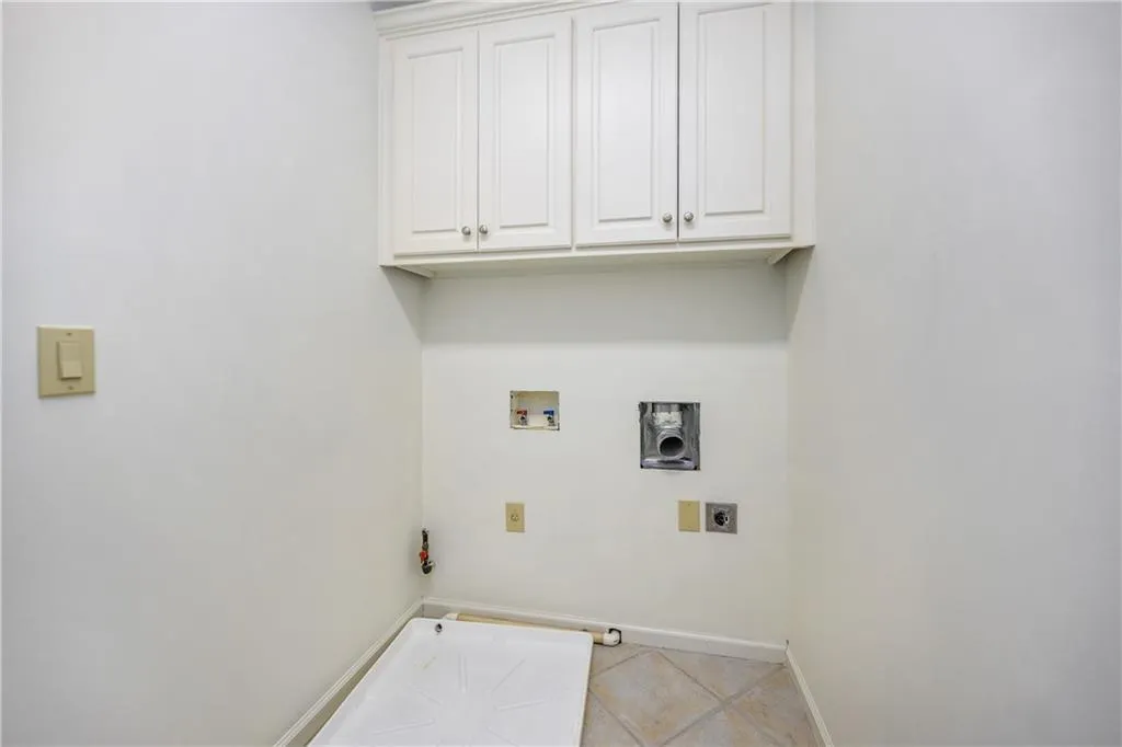 25 Brookside Walk, Atlanta, Georgia 30342, 6 Bedrooms Bedrooms, ,6 BathroomsBathrooms,Residential,Sold,25 Brookside Walk,6881513