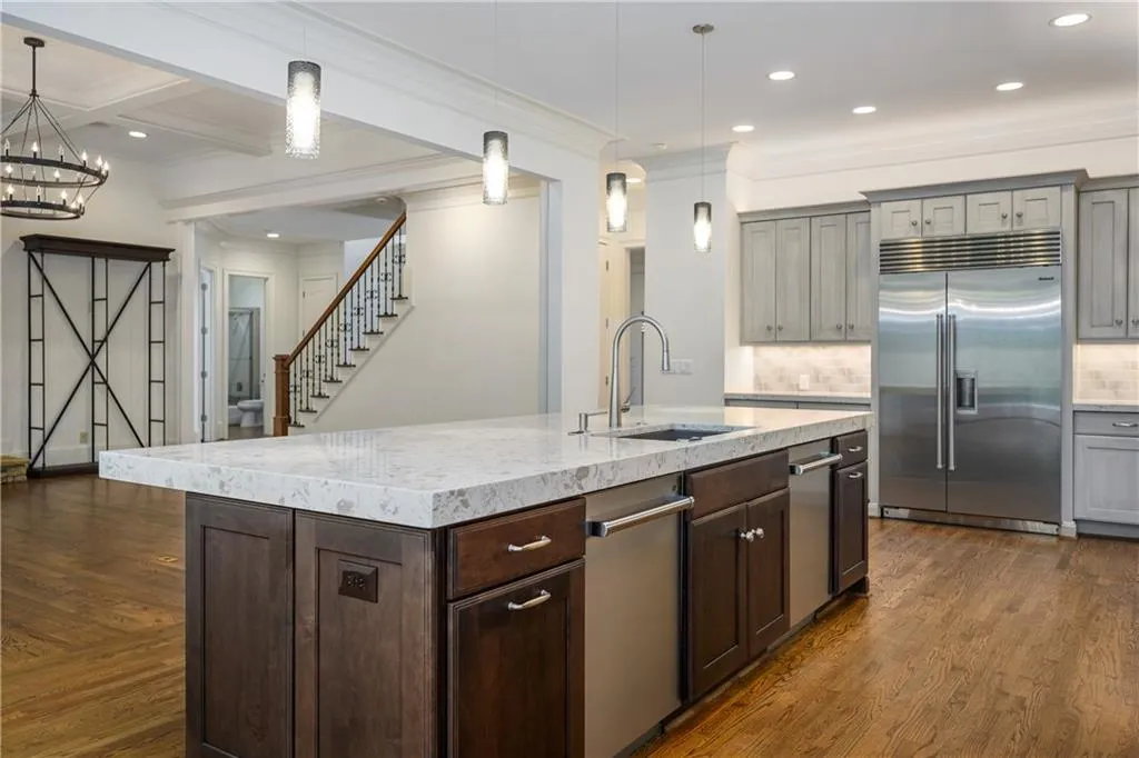 25 Brookside Walk, Atlanta, Georgia 30342, 6 Bedrooms Bedrooms, ,6 BathroomsBathrooms,Residential,Sold,25 Brookside Walk,6881513