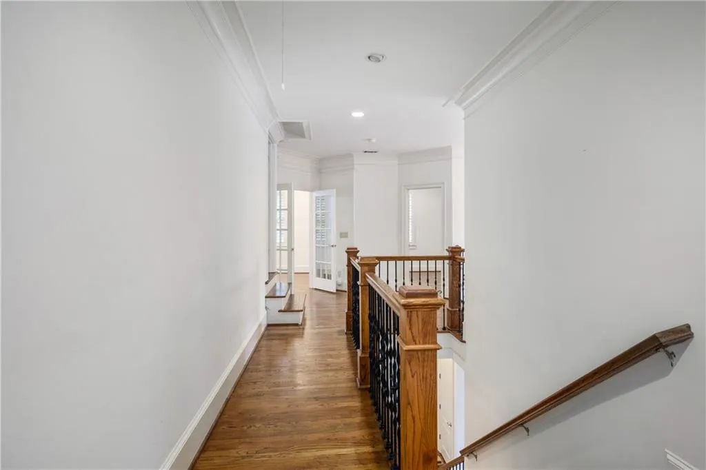 25 Brookside Walk, Atlanta, Georgia 30342, 6 Bedrooms Bedrooms, ,6 BathroomsBathrooms,Residential,Sold,25 Brookside Walk,6881513