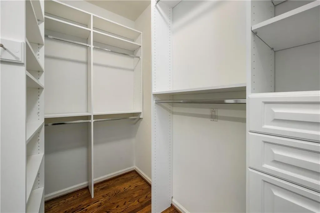 25 Brookside Walk, Atlanta, Georgia 30342, 6 Bedrooms Bedrooms, ,6 BathroomsBathrooms,Residential,Sold,25 Brookside Walk,6881513