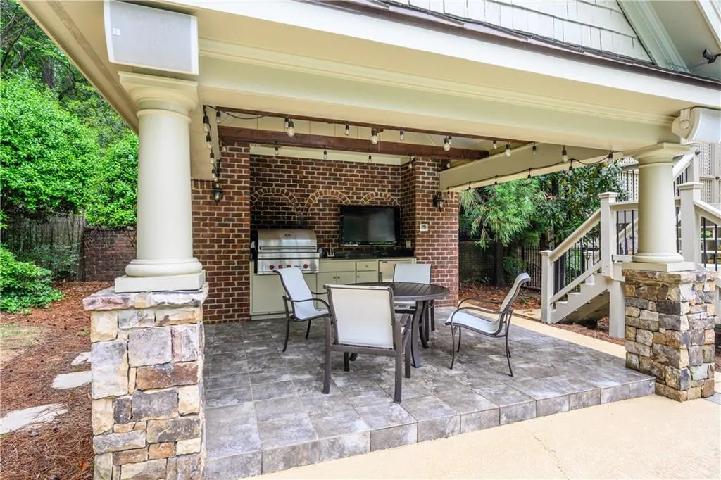 25 Brookside Walk, Atlanta, Georgia 30342, 6 Bedrooms Bedrooms, ,6 BathroomsBathrooms,Residential,Sold,25 Brookside Walk,6881513