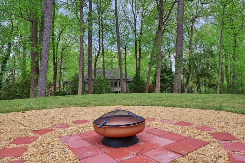 6748 Brandon Mill Road, Sandy Springs, Georgia 30328, 5 Bedrooms Bedrooms, ,3 BathroomsBathrooms,Residential,Sold,6748 Brandon Mill Road,7200585