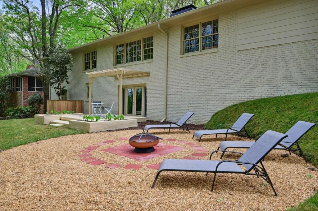 6748 Brandon Mill Road, Sandy Springs, Georgia 30328, 5 Bedrooms Bedrooms, ,3 BathroomsBathrooms,Residential,Sold,6748 Brandon Mill Road,7200585