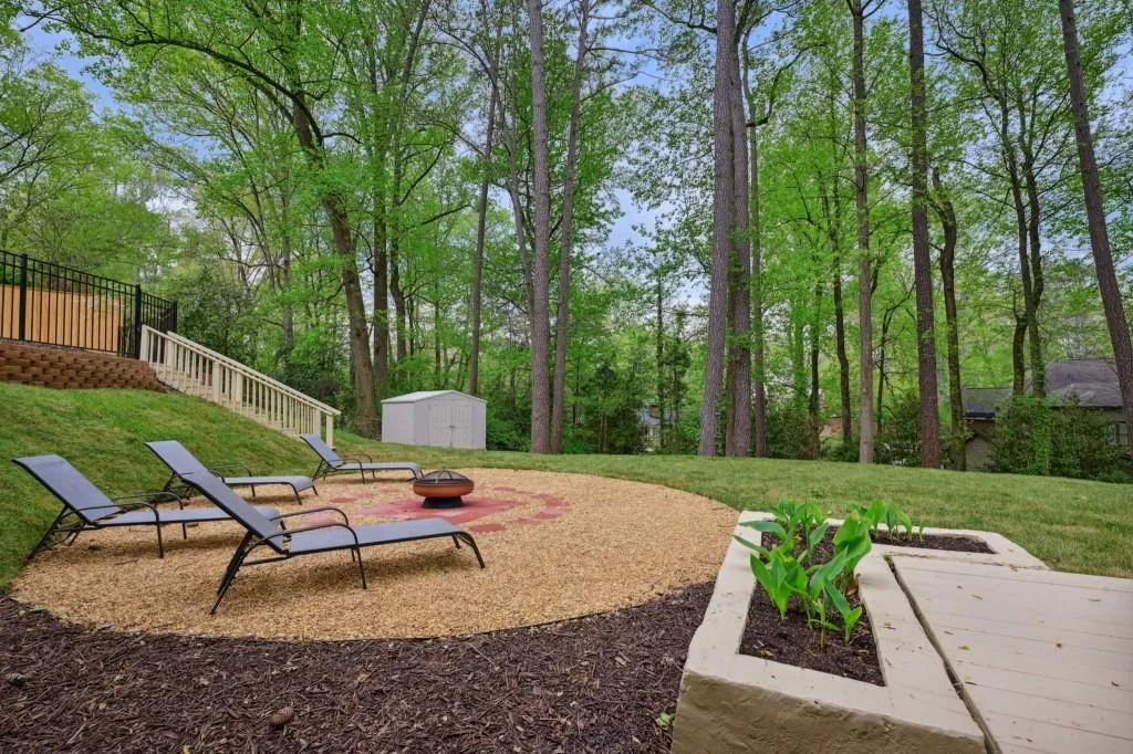 6748 Brandon Mill Road, Sandy Springs, Georgia 30328, 5 Bedrooms Bedrooms, ,3 BathroomsBathrooms,Residential,Sold,6748 Brandon Mill Road,7200585