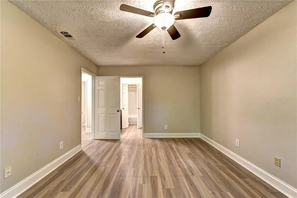 6822 Glenridge Drive Unit J, Sandy Springs, Georgia 30328, 2 Bedrooms Bedrooms, ,2 BathroomsBathrooms,Residential,Sold,6822 Glenridge Drive Unit J,6609389