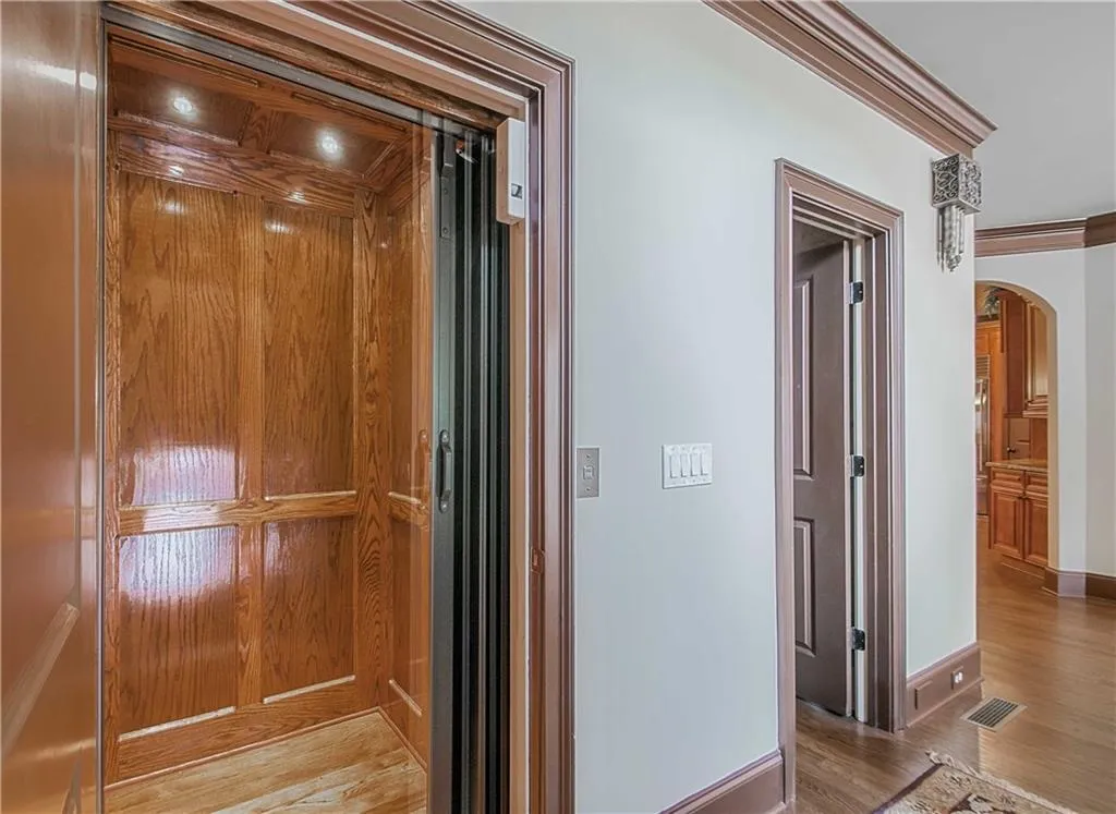 7963 Magnolia Square, Sandy Springs, Georgia 30350, 3 Bedrooms Bedrooms, ,3 BathroomsBathrooms,Residential,Sold,7963 Magnolia Square,6032937