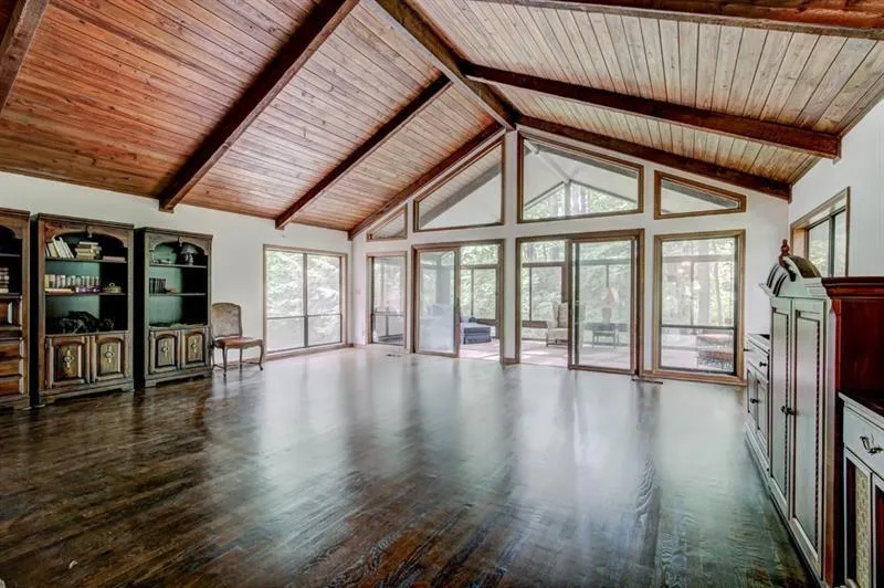 9480 Huntcliff Trace, Sandy Springs, Georgia 30350, 5 Bedrooms Bedrooms, ,4 BathroomsBathrooms,Residential,Sold,9480 Huntcliff Trace,6047683