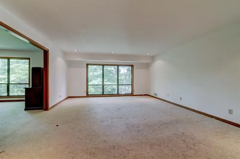 9480 Huntcliff Trace, Sandy Springs, Georgia 30350, 5 Bedrooms Bedrooms, ,4 BathroomsBathrooms,Residential,Sold,9480 Huntcliff Trace,6047683
