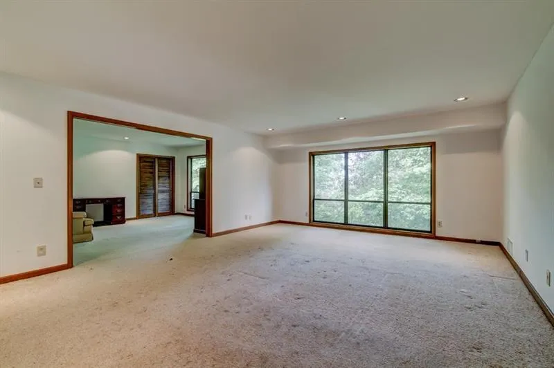 9480 Huntcliff Trace, Sandy Springs, Georgia 30350, 5 Bedrooms Bedrooms, ,4 BathroomsBathrooms,Residential,Sold,9480 Huntcliff Trace,6047683