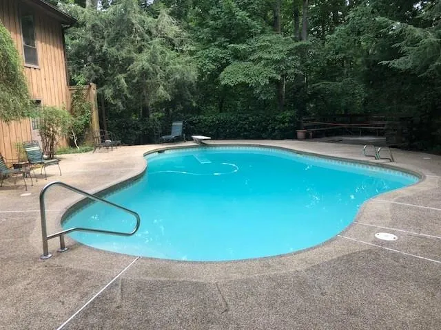 9480 Huntcliff Trace, Sandy Springs, Georgia 30350, 5 Bedrooms Bedrooms, ,4 BathroomsBathrooms,Residential,Sold,9480 Huntcliff Trace,6047683