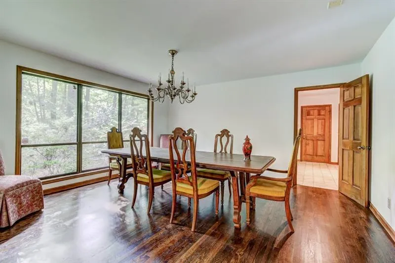 9480 Huntcliff Trace, Sandy Springs, Georgia 30350, 5 Bedrooms Bedrooms, ,4 BathroomsBathrooms,Residential,Sold,9480 Huntcliff Trace,6047683