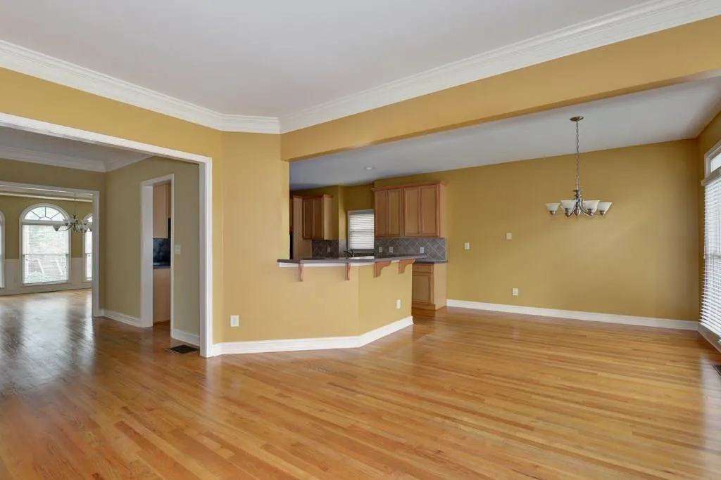 7325 Village Creek Trace, Sandy Springs, Georgia 30328, 4 Bedrooms Bedrooms, ,3 BathroomsBathrooms,Residential,Sold,7325 Village Creek Trace,5660874