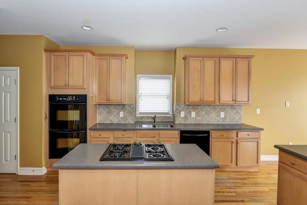 7325 Village Creek Trace, Sandy Springs, Georgia 30328, 4 Bedrooms Bedrooms, ,3 BathroomsBathrooms,Residential,Sold,7325 Village Creek Trace,5660874