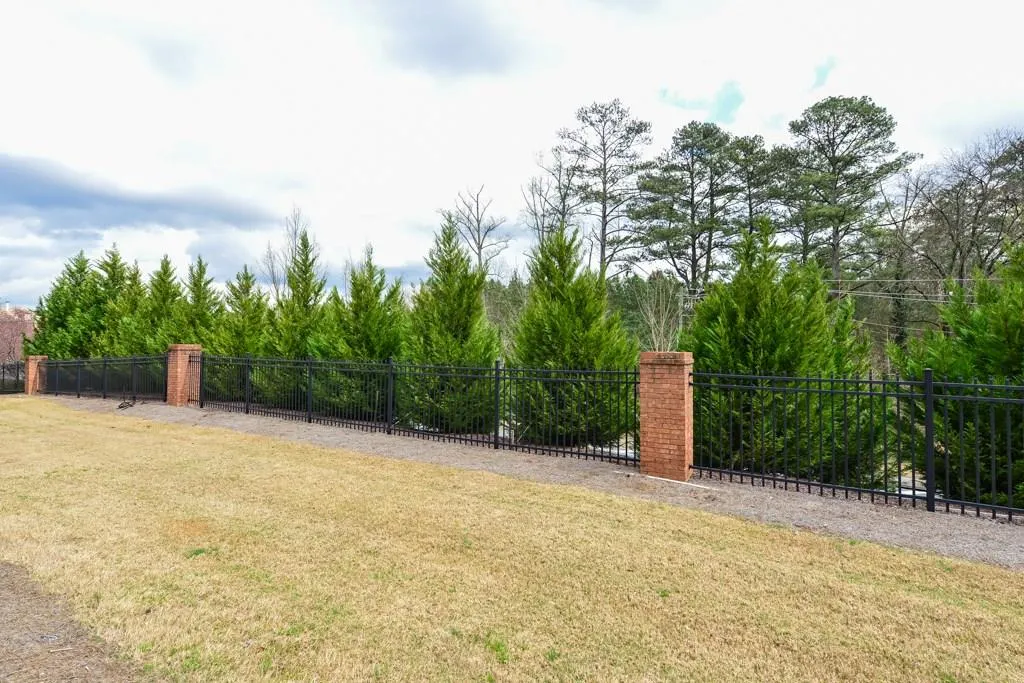 7325 Village Creek Trace, Sandy Springs, Georgia 30328, 4 Bedrooms Bedrooms, ,3 BathroomsBathrooms,Residential,Sold,7325 Village Creek Trace,5660874