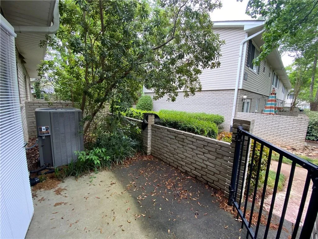 6940 Roswell Road Unit 3b, Sandy Springs, Georgia 30328, 1 Bedroom Bedrooms, ,1 BathroomBathrooms,Residential,Sold,6940 Roswell Road Unit 3b,7033268