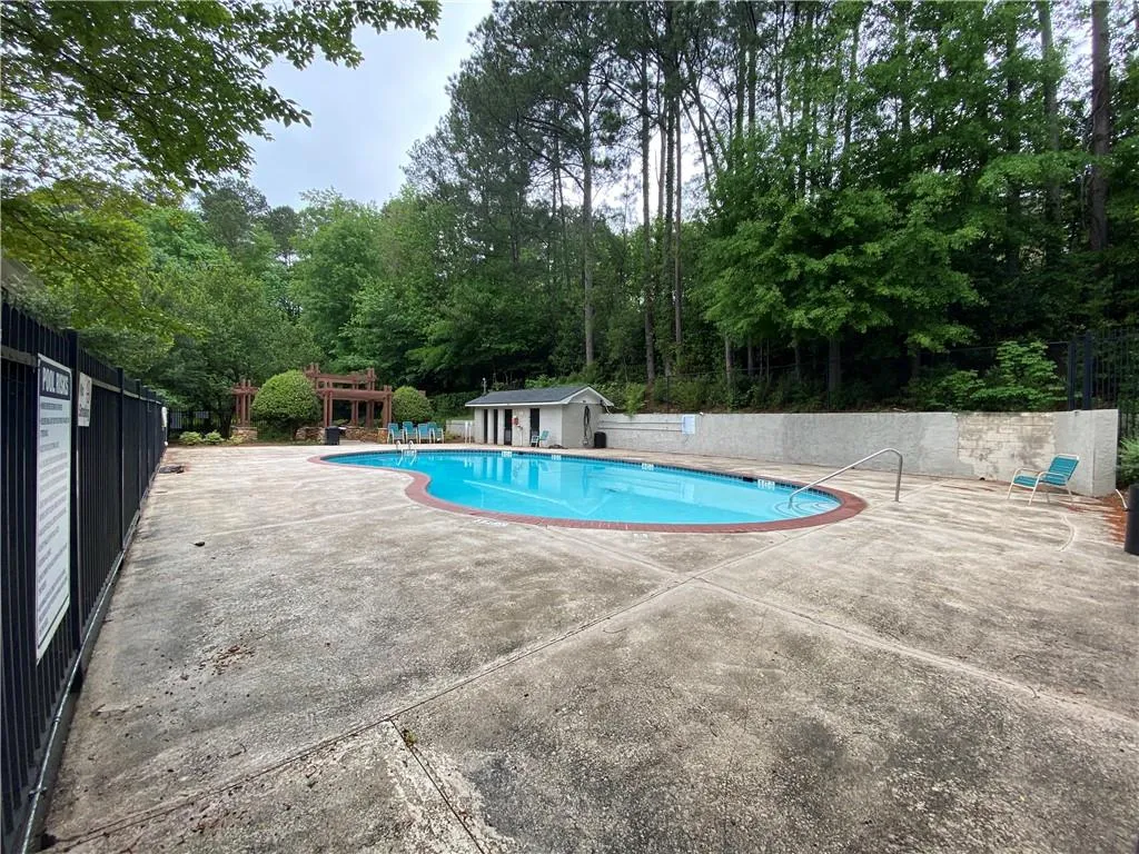 6940 Roswell Road Unit 3b, Sandy Springs, Georgia 30328, 1 Bedroom Bedrooms, ,1 BathroomBathrooms,Residential,Sold,6940 Roswell Road Unit 3b,7033268