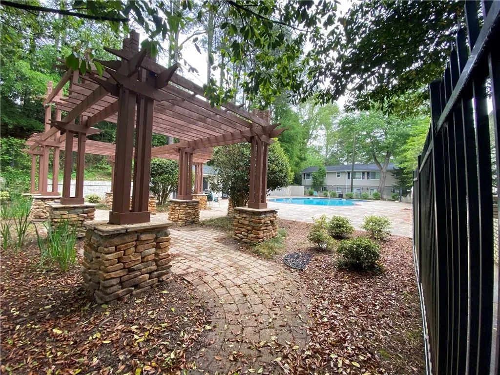 6940 Roswell Road Unit 3b, Sandy Springs, Georgia 30328, 1 Bedroom Bedrooms, ,1 BathroomBathrooms,Residential,Sold,6940 Roswell Road Unit 3b,7033268