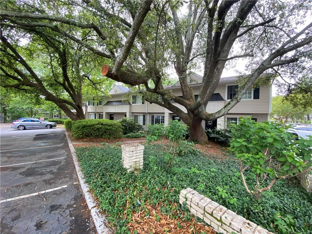 6940 Roswell Road Unit 3b, Sandy Springs, Georgia 30328, 1 Bedroom Bedrooms, ,1 BathroomBathrooms,Residential,Sold,6940 Roswell Road Unit 3b,7033268