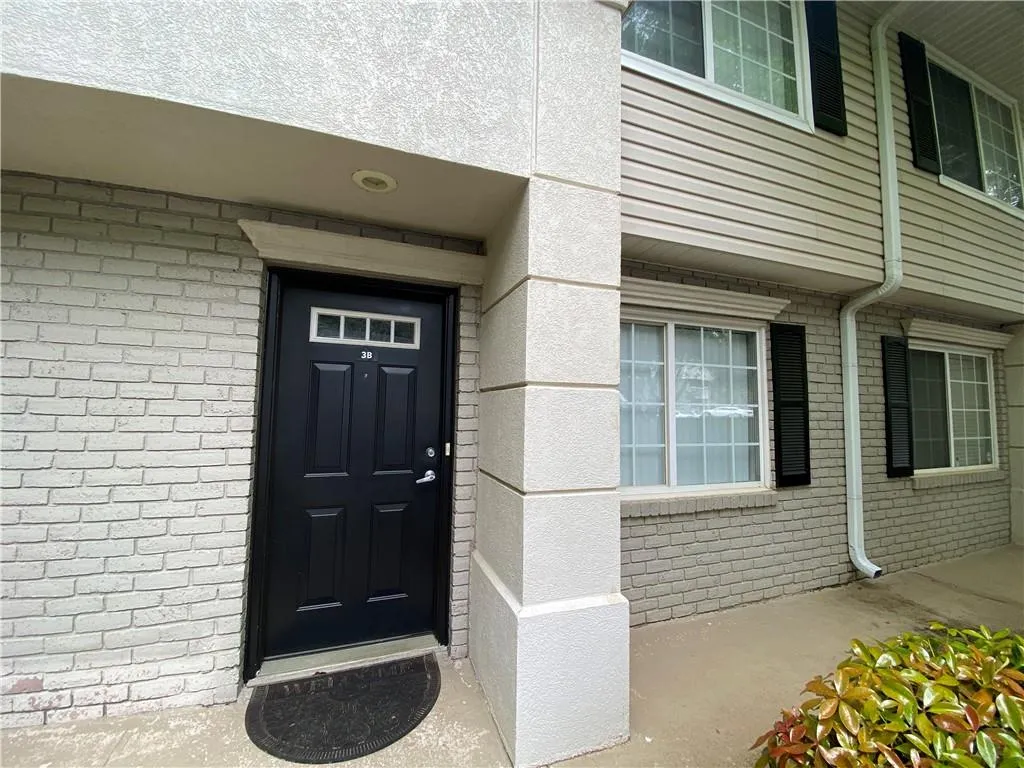 6940 Roswell Road Unit 3b, Sandy Springs, Georgia 30328, 1 Bedroom Bedrooms, ,1 BathroomBathrooms,Residential,Sold,6940 Roswell Road Unit 3b,7033268