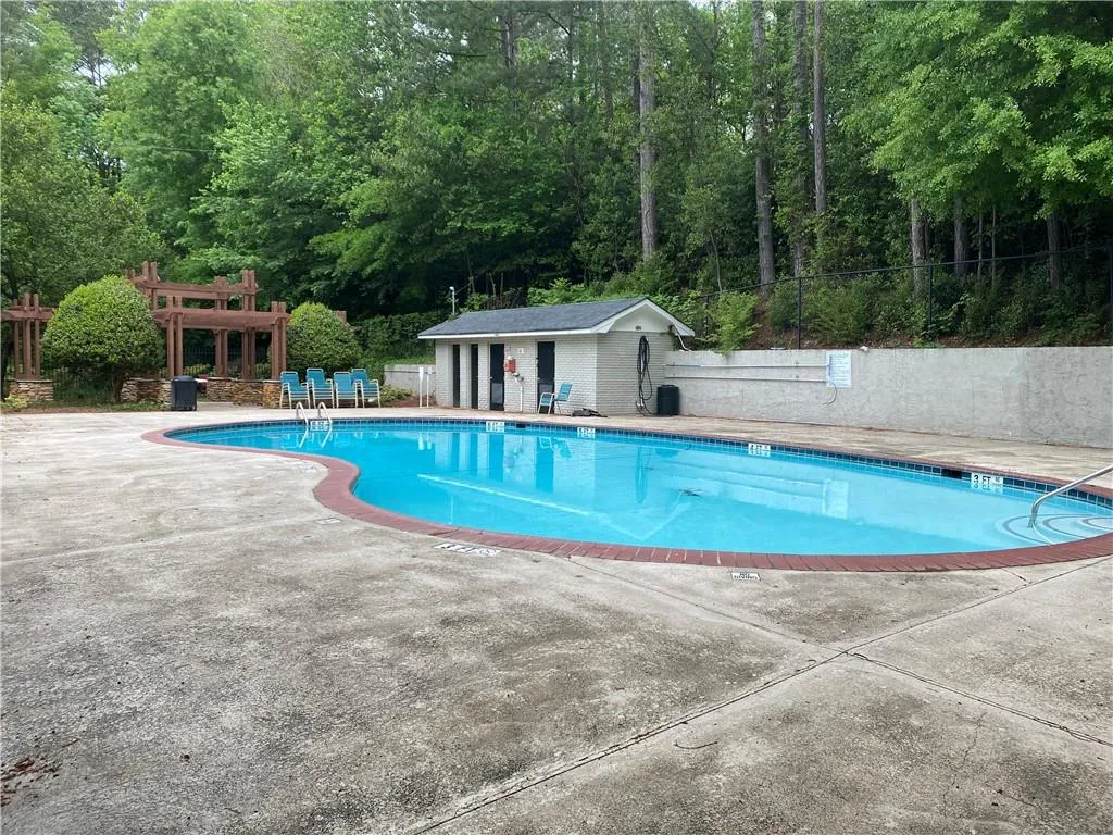 6940 Roswell Road Unit 3b, Sandy Springs, Georgia 30328, 1 Bedroom Bedrooms, ,1 BathroomBathrooms,Residential,Sold,6940 Roswell Road Unit 3b,7033268