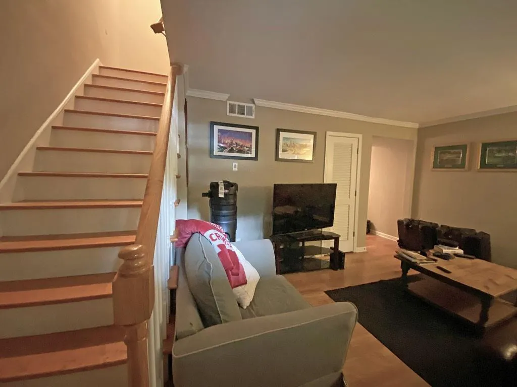 6940 Roswell Road Unit 3b, Sandy Springs, Georgia 30328, 1 Bedroom Bedrooms, ,1 BathroomBathrooms,Residential,Sold,6940 Roswell Road Unit 3b,7033268