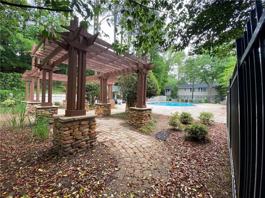 6940 Roswell Road Unit 3b, Sandy Springs, Georgia 30328, 1 Bedroom Bedrooms, ,1 BathroomBathrooms,Residential,Sold,6940 Roswell Road Unit 3b,7033268