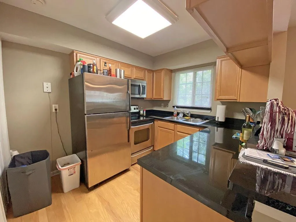 6940 Roswell Road Unit 3b, Sandy Springs, Georgia 30328, 1 Bedroom Bedrooms, ,1 BathroomBathrooms,Residential,Sold,6940 Roswell Road Unit 3b,7033268