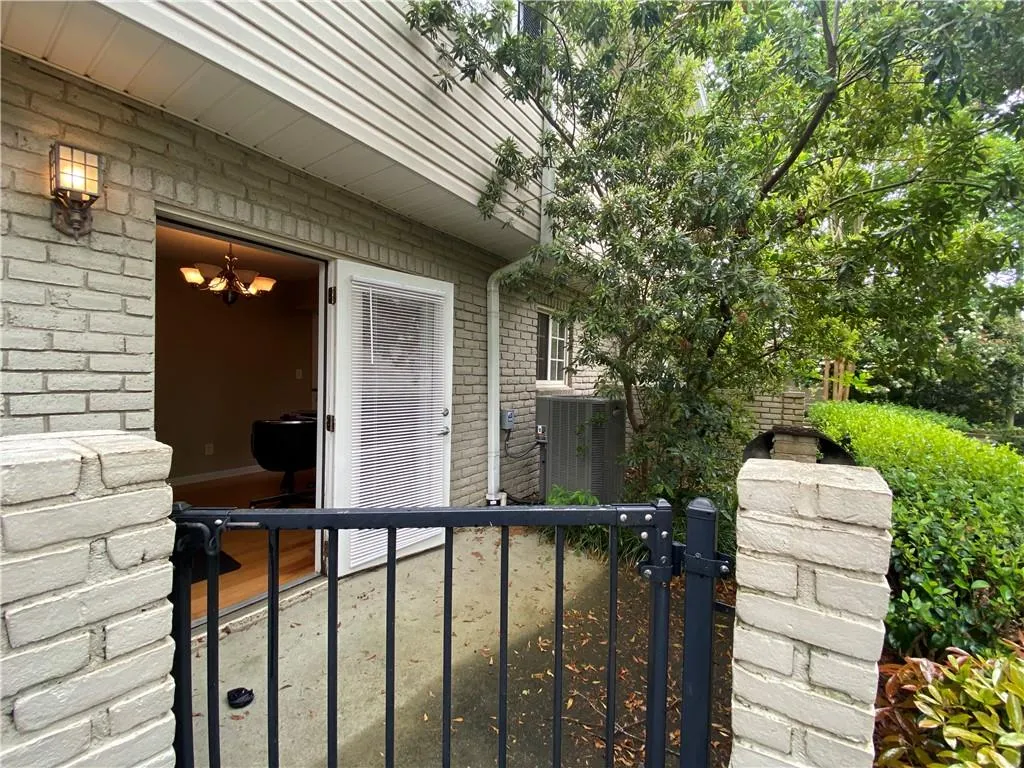 6940 Roswell Road Unit 3b, Sandy Springs, Georgia 30328, 1 Bedroom Bedrooms, ,1 BathroomBathrooms,Residential,Sold,6940 Roswell Road Unit 3b,7033268