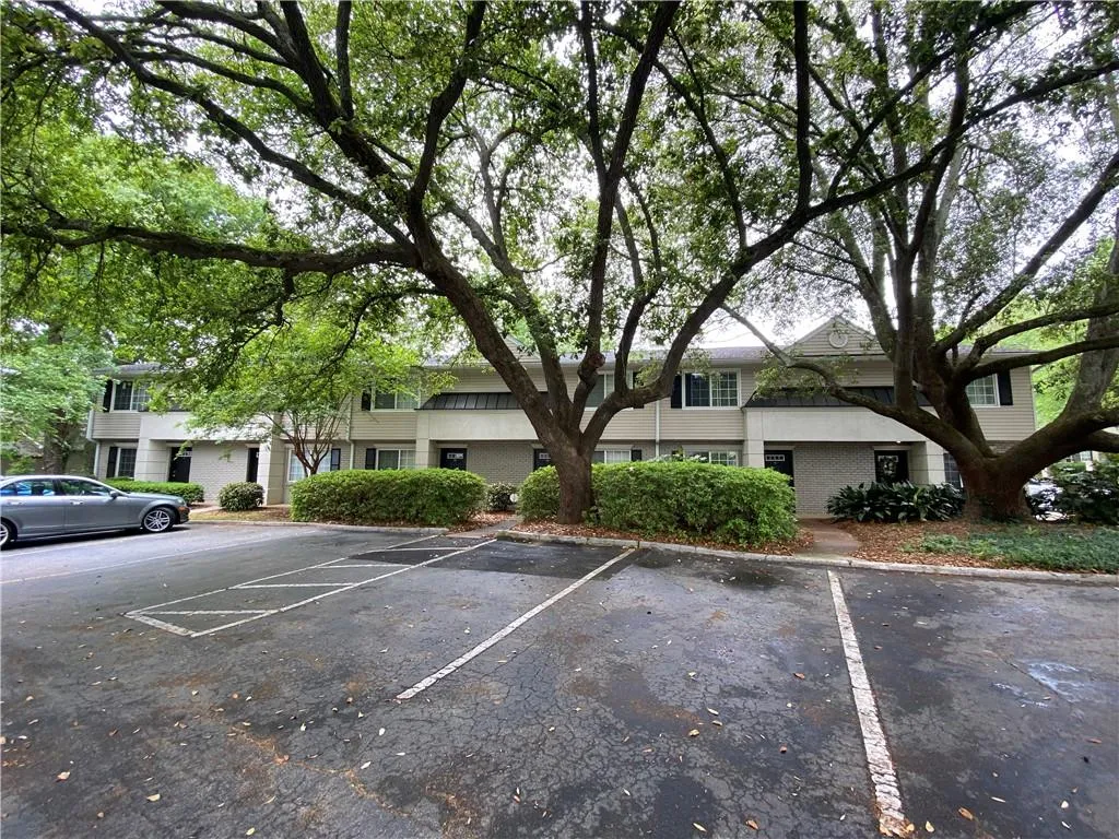 6940 Roswell Road Unit 3b, Sandy Springs, Georgia 30328, 1 Bedroom Bedrooms, ,1 BathroomBathrooms,Residential,Sold,6940 Roswell Road Unit 3b,7033268