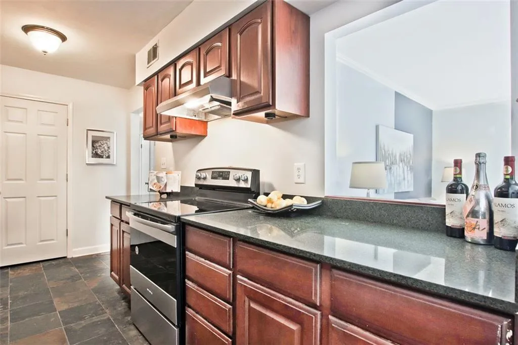 725 Dalrymple Road Unit 2d, Atlanta, Georgia 30328, 2 Bedrooms Bedrooms, ,2 BathroomsBathrooms,Residential,Sold,725 Dalrymple Road Unit 2d,7091326