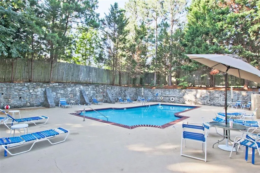 725 Dalrymple Road Unit 2d, Atlanta, Georgia 30328, 2 Bedrooms Bedrooms, ,2 BathroomsBathrooms,Residential,Sold,725 Dalrymple Road Unit 2d,7091326