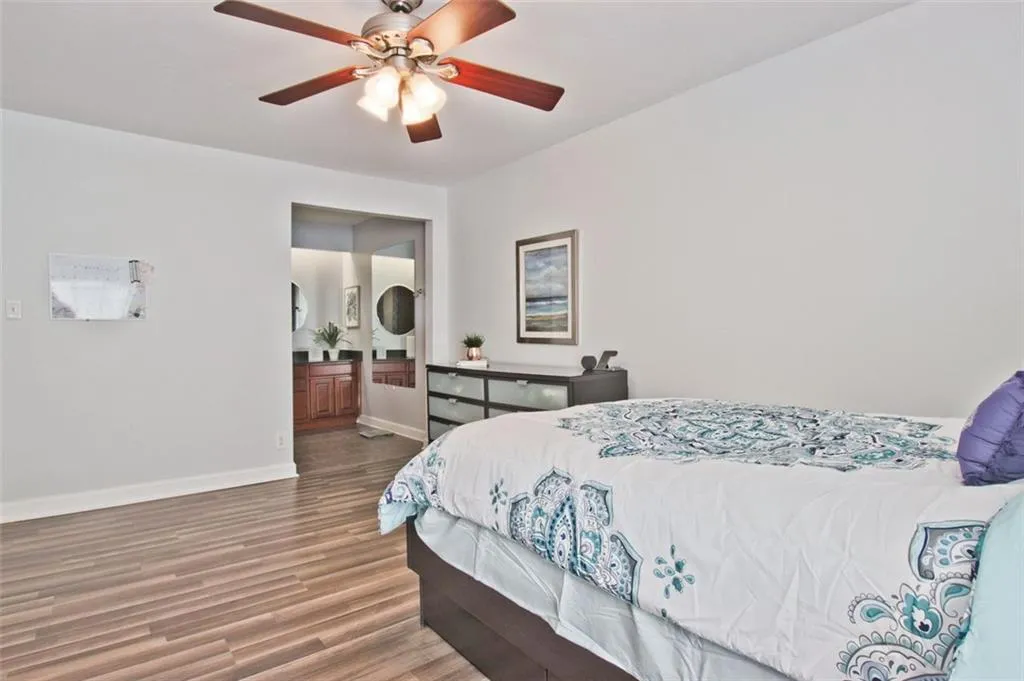 725 Dalrymple Road Unit 2d, Atlanta, Georgia 30328, 2 Bedrooms Bedrooms, ,2 BathroomsBathrooms,Residential,Sold,725 Dalrymple Road Unit 2d,7091326