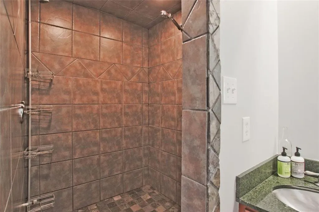 725 Dalrymple Road Unit 2d, Atlanta, Georgia 30328, 2 Bedrooms Bedrooms, ,2 BathroomsBathrooms,Residential,Sold,725 Dalrymple Road Unit 2d,7091326