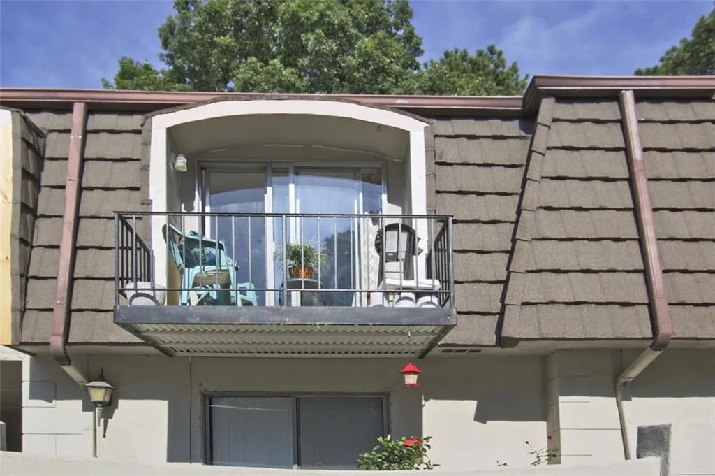 725 Dalrymple Road Unit 2d, Atlanta, Georgia 30328, 2 Bedrooms Bedrooms, ,2 BathroomsBathrooms,Residential,Sold,725 Dalrymple Road Unit 2d,7091326