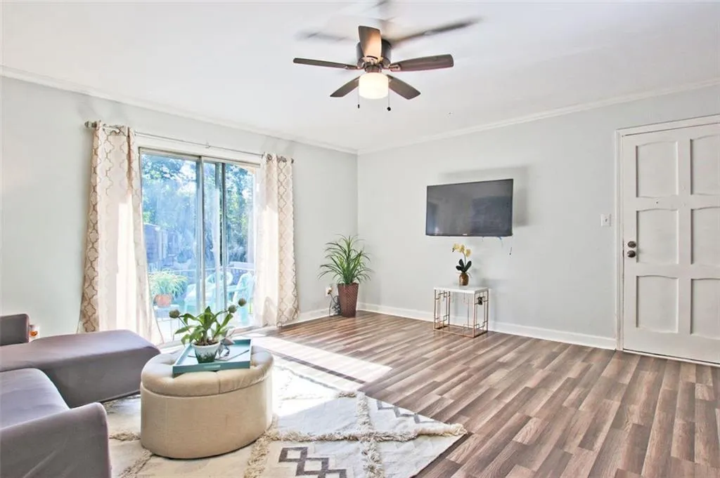 725 Dalrymple Road Unit 2d, Atlanta, Georgia 30328, 2 Bedrooms Bedrooms, ,2 BathroomsBathrooms,Residential,Sold,725 Dalrymple Road Unit 2d,7091326