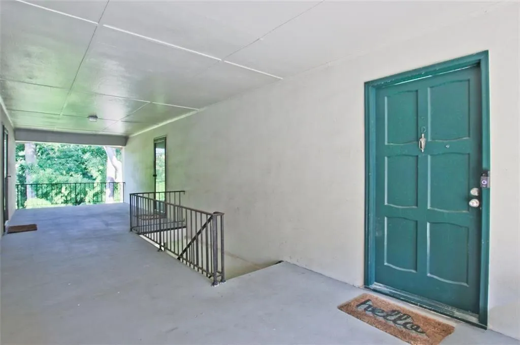 725 Dalrymple Road Unit 2d, Atlanta, Georgia 30328, 2 Bedrooms Bedrooms, ,2 BathroomsBathrooms,Residential,Sold,725 Dalrymple Road Unit 2d,7091326