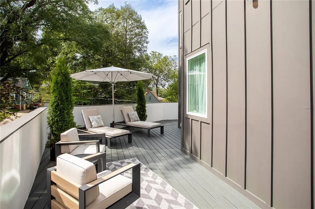 Deck with an outdoor hangout area