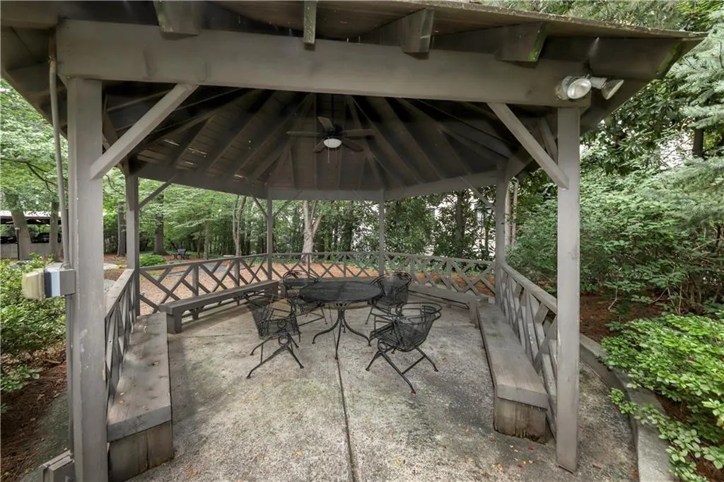 3060 Pharr Court North Nw Unit 417, Atlanta, Georgia 30305, 2 Bedrooms Bedrooms, ,1 BathroomBathrooms,Residential,For Sale,3060 Pharr Court North Nw Unit 417,7672793