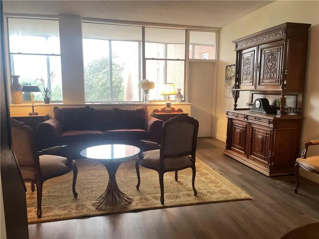 3060 Pharr Court North Nw Unit 417, Atlanta, Georgia 30305, 2 Bedrooms Bedrooms, ,1 BathroomBathrooms,Residential,For Sale,3060 Pharr Court North Nw Unit 417,7672793