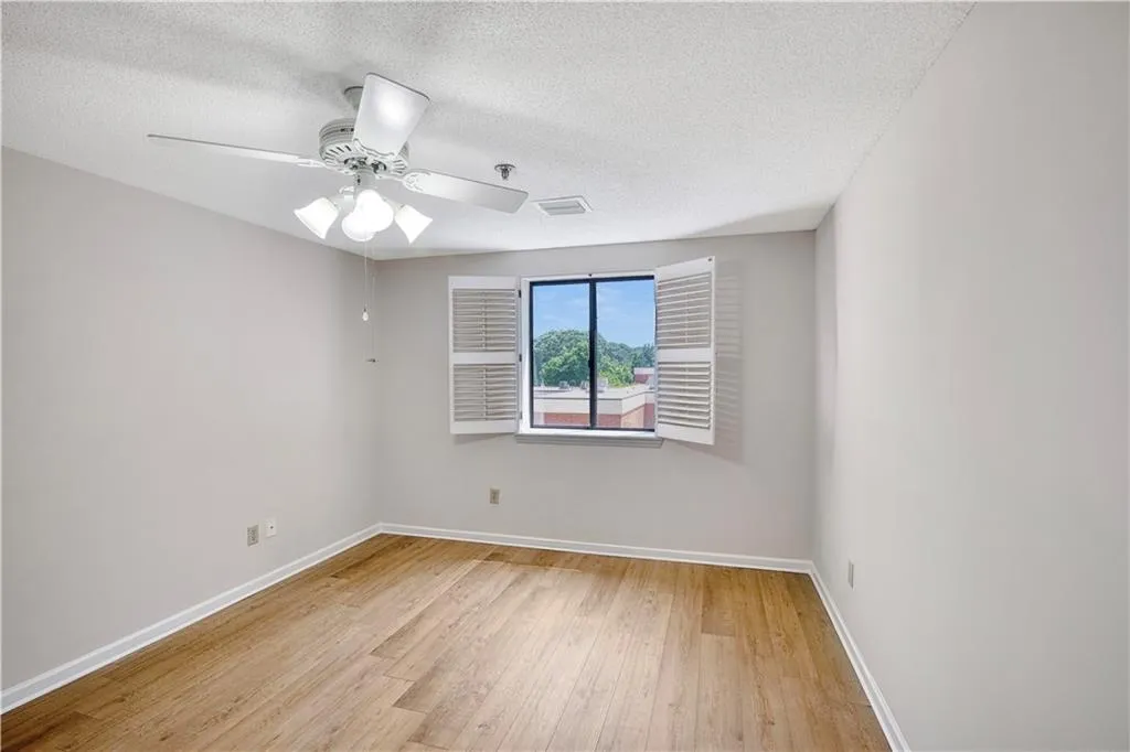 300 Johnson Ferry Road Unit B406, Atlanta, Georgia 30328, 2 Bedrooms Bedrooms, ,2 BathroomsBathrooms,Residential,For Sale,300 Johnson Ferry Road Unit B406,7761285