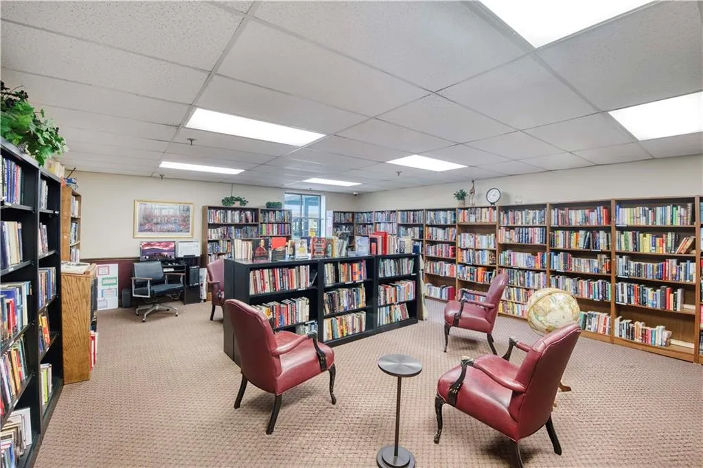 300 Johnson Ferry Road Unit B406, Atlanta, Georgia 30328, 2 Bedrooms Bedrooms, ,2 BathroomsBathrooms,Residential,For Sale,300 Johnson Ferry Road Unit B406,7761285