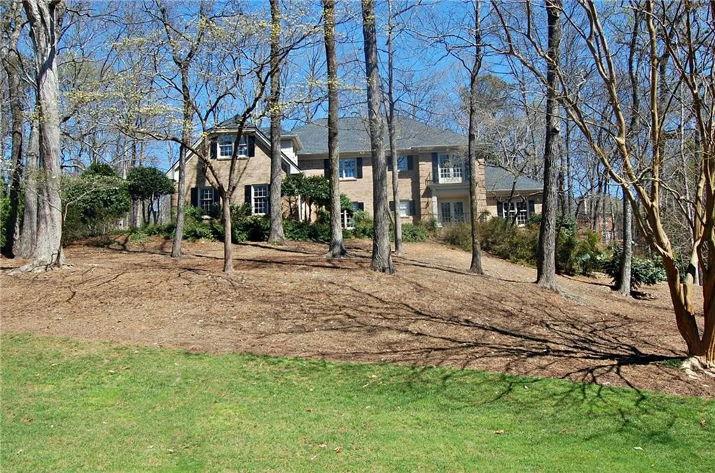 675 Bittersweet Trail, Sandy Springs, Georgia 30350, 6 Bedrooms Bedrooms, ,5 BathroomsBathrooms,Residential,Sold,675 Bittersweet Trail,5968123