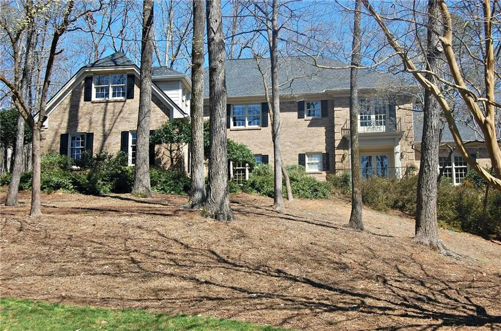 675 Bittersweet Trail, Sandy Springs, Georgia 30350, 6 Bedrooms Bedrooms, ,5 BathroomsBathrooms,Residential,Sold,675 Bittersweet Trail,5968123