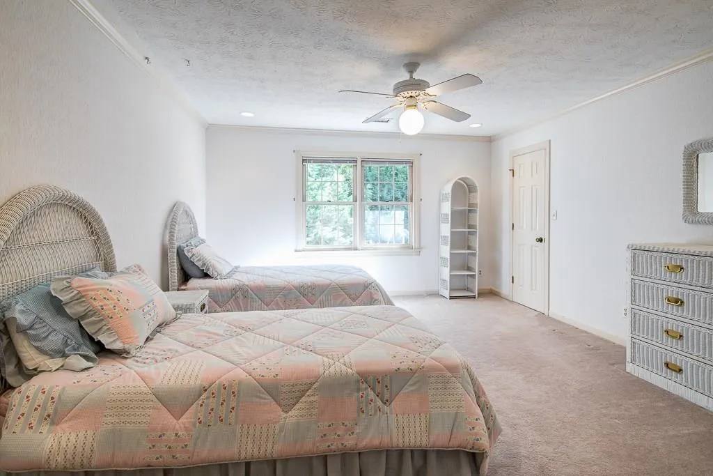 675 Bittersweet Trail, Sandy Springs, Georgia 30350, 6 Bedrooms Bedrooms, ,5 BathroomsBathrooms,Residential,Sold,675 Bittersweet Trail,5968123